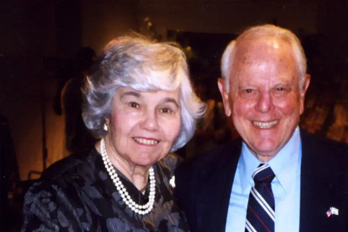 Leon (z”l) and Cynthia (z”l) Shulman smiling together, founders of the Acharai Leadership Program endowment supporting Jewish leadership in Greater Boston.